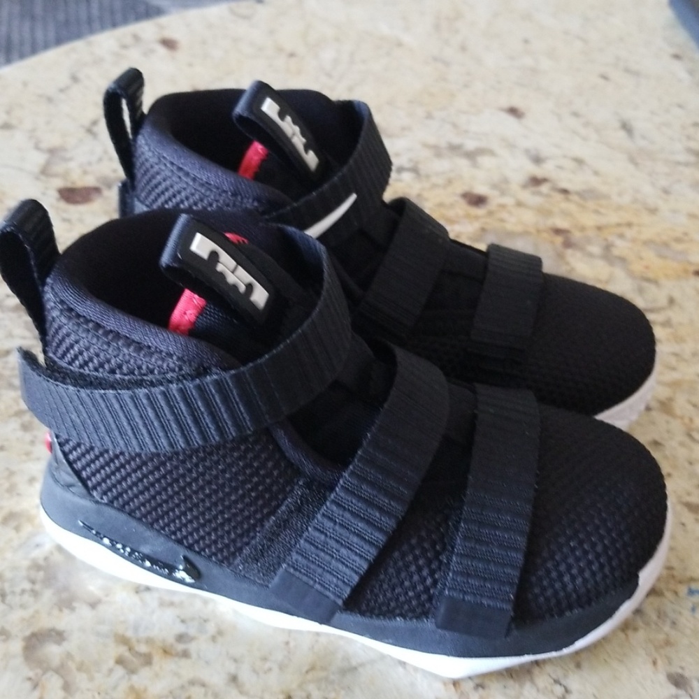 Nike toddler sneakers sz 8c